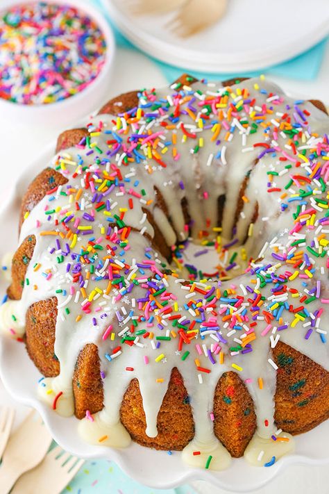 Funfetti Bundt Cake, Tasty Cakes, Mini Torte, Holiday Cake, Recipes Holiday, Bundt Cake Recipe, Recipes Cake, Recipes Delicious, Funfetti Cake