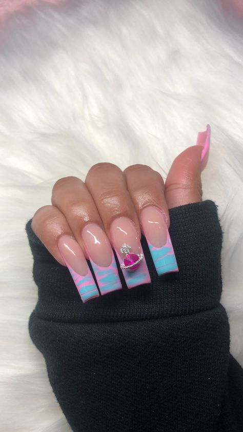 Cotton Candy Acrylic Nails, Subtle Gender Reveal Nails, Cotton Candy Color Nails, Baby Gender Reveal Nails, Gender Reveal Nails Ideas, Blue And Pink Nails, Reveal Nails, Gender Keeper, Pink And Blue Nails