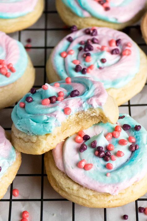 Cotton Candy Crumbl Cookies Candy Cookies Recipes, Cotton Candy Cookies, Crumble Cookie Recipe, Bake Ideas, Crumble Cookie, Crumble Cookies, Cream Cheese Sugar Cookies, Ultimate Chocolate Chip Cookie, Homemade Sugar Cookies