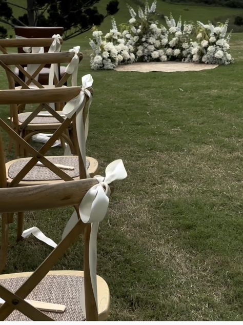 Wedding Ceremony Chairs, Wedding Aisle Outdoor, Wedding Alters, Ceremony Chairs, White Wedding Theme, Aisle Flowers, Dream Wedding Decorations, Wedding Altars, Wedding Aisle Decorations