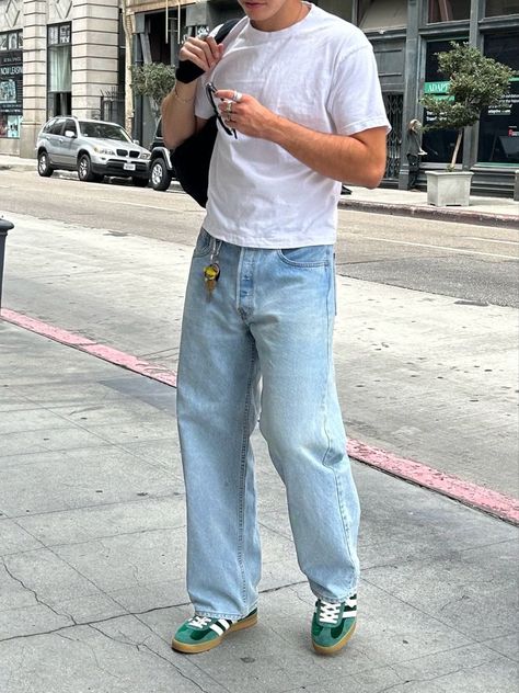 Model Off Duty Outfits Men, Denim Summer Outfits, Tumblr Thoughts, Adidas Outfit Men, Sneakers Outfit Men, Jeans Outfit Men, Guys Fits, Guy Fits, High Heel Dress