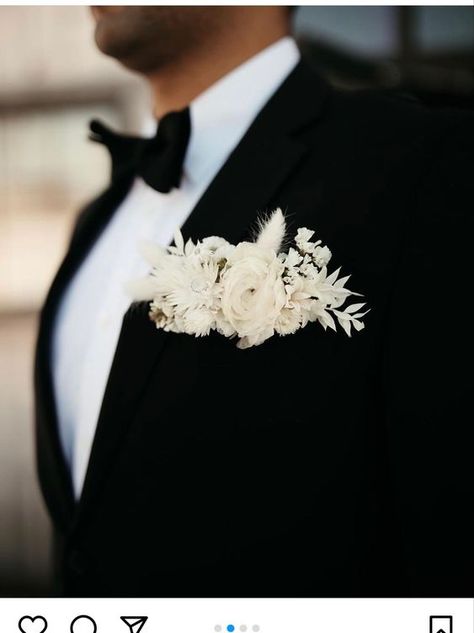 a classic black tux with a contrasting pocket square done with white dried blooms and grasses for a super elegant and modern feel Boutonniere White Rose, Boutonniere White, Boutonniere Ideas, Pocket Boutonniere, Pocket Square Wedding, White Boutonniere, Bridesmaid Colors, Winter Floral, Black Tux