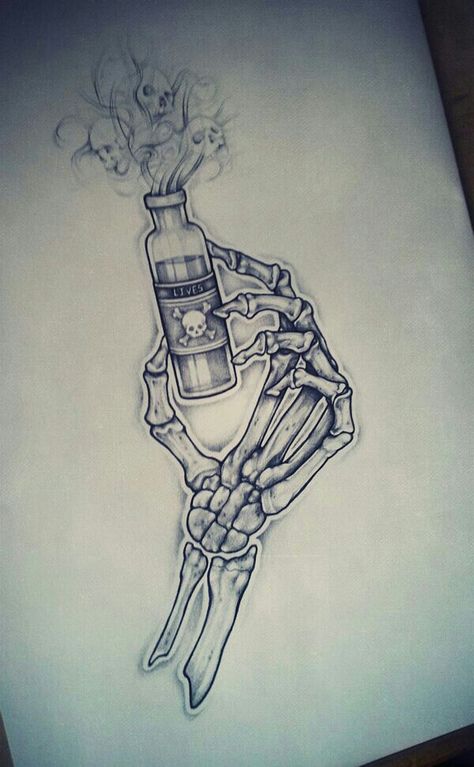 Bottle Tattoo, Art Minimaliste, Design Tattoo, Skull Tattoos, Flash Art, Hand Holding, Skull Art, A Drawing, Tattoo Sketches