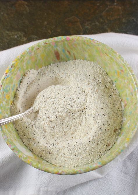 DIY Country Gravy Mix Diy Dry Mix For White Gravy, Diy Country Gravy, Country Gravy Mix Dry, Country Gravy Mix Recipe, Milk Gravy Recipe, Home Made Gravy, Homemade White Gravy, White Pepper Gravy, Brown Gravy Recipe Easy