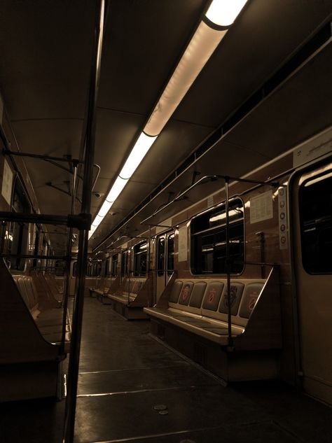 Dark and aesthetic Dark Metro Aesthetics, Subway Night Aesthetic, Aesthetic Metro Pictures, Metro Station Aesthetic, Night Train Aesthetic, Metro Pics, Aesthic Photos, Metro Wallpapers, Metro Photos