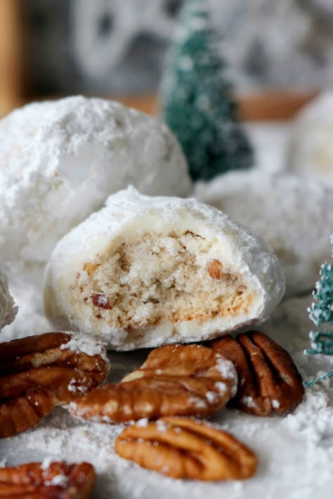 Mexican Wedding Cookie, Christmas Crock, Mexican Wedding Cookies Recipes, Wedding Cookies Recipe, Appetizer Table, Pecan Snowballs, Pecan Snowball Cookies, Mexican Cookies, Dried Cranberry