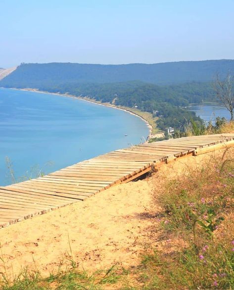 Empire Bluff Trail - best things to do in Empire mi Empire Bluff Trail Michigan, Empire Michigan, Glen Lake, Lake Michigan Beaches, Michigan Beaches, Sleeping Bear, Michigan Travel, Traverse City, Scenic Drive