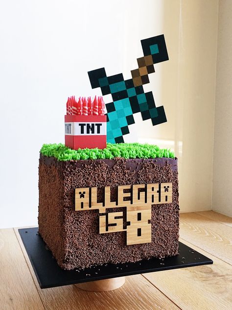 Mindcraft Cakes Tnt, Diy Minecraft Cake Toppers, Minecraft Tnt Birthday Cake, Minecraft Grass Block Cake, Chocolate Minecraft Cake, Minecraft Birthday Cake Buttercream, Small Minecraft Cake, Minecraft Warden Cake, Minecraft Buttercream Cake