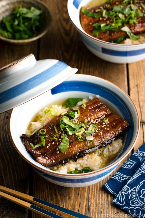 Eel Rice Bowl, Unagi Rice Bowl, Chazuke Recipe, Yakimeshi Recipe, Eel Recipes, Japanese Food Photography, Bar Restaurant Design, Just One Cookbook, Japanese Rice Bowl