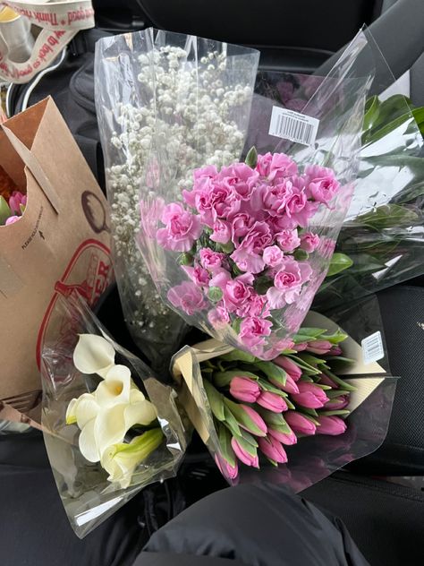 Trader Joes Flowers Arrangement, Trader Joe’s Flowers Aesthetic, Trader Joe's Flowers, Trader Joes Flowers Aesthetic, Trader Joes Flower Bouquets, Trader Joe’s Flowers, Trader Joes Flower Arrangements, Trader Joe Flowers, Hoco Bouquet