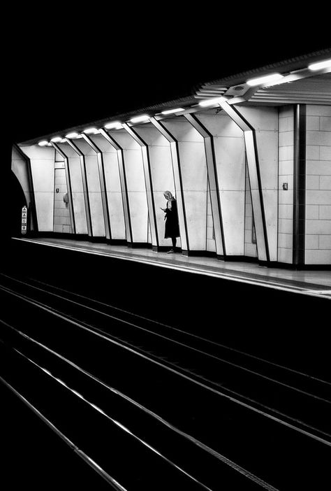 Alan Schaller Photography, Alan Schaller, Photoshoot Paris, High Contrast Photography, Contrast Photography, Pattern Photography, Photography Light, Long Shadow, Promised Neverland