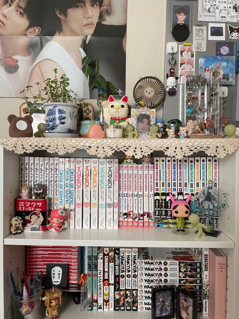 Anime Bookshelf, Anime Bedroom Ideas, Bookshelf Inspiration, Kpop Anime, Otaku Room, Room Redesign, Pinterest Room Decor, Study Room Decor, Anime Room