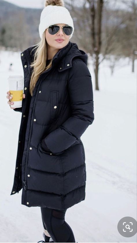 Snow Outfits For Women, Snow Day Outfit, Short Cuir, Winter Outfits Snow, Ny Outfits, New York Outfits, Winter Travel Outfit, Winter Outfits Warm, Stylish Winter Outfits