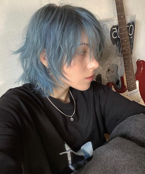 Icy Short Hair, Long Androgynous Haircut, Luka Couffaine Aesthetic, Aesthetic Miraculous Ladybug, Gray Blue Hair, Grey Blue Hair, Blue Haircut, Aesthetic Miraculous, Short Blue Hair