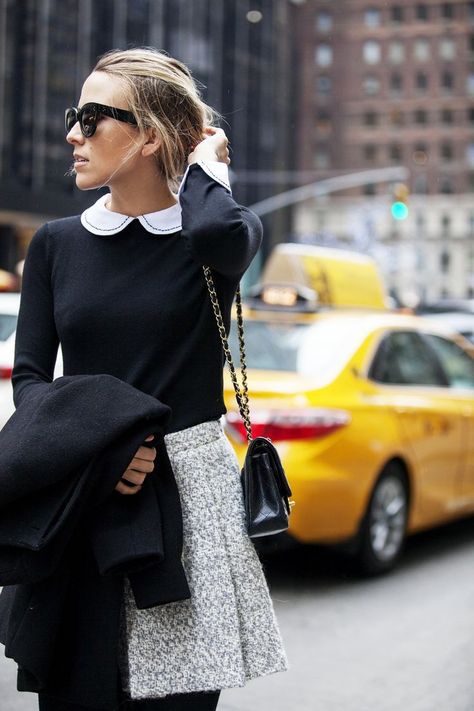 Good Day| Damsel In Dior - combo of black crew neck sweater, white peter pan collared shirt, black tights, wool or tweed skirt Outfit Elegantes, Outfit Jeans, Estilo Preppy, Outfit Trends, Tweed Skirt, Sweater White, Fashion Business, Mode Inspo, Collared Shirt