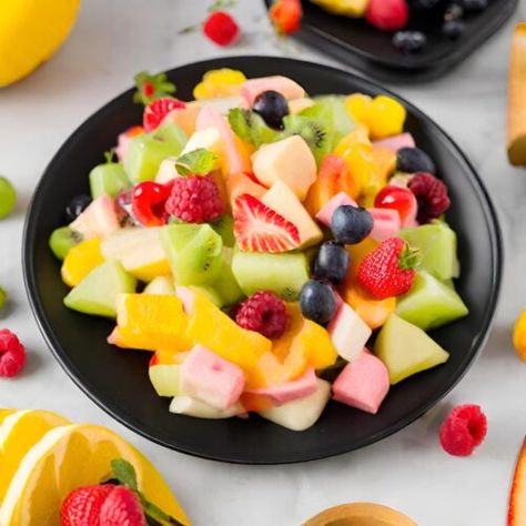 Spanish Fruit Salad, Easy Spaghetti Squash, Harvest Fruit, Squash Casserole Recipes, Fruit Salad Recipe, Man Cooking, Bread Appetizers, Chicken Pot Pie Recipes, Cocktail Desserts