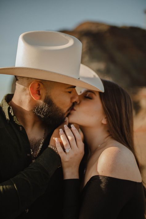 Vaquero Engagement Photos, Engagement Western Photos, Engagement Photos Mexican Theme, Mexican Engagement Photos, Latino Wedding, Western Engagement Pictures, Sabe The Date, Western Couple Photoshoot, Western Engagement Photos