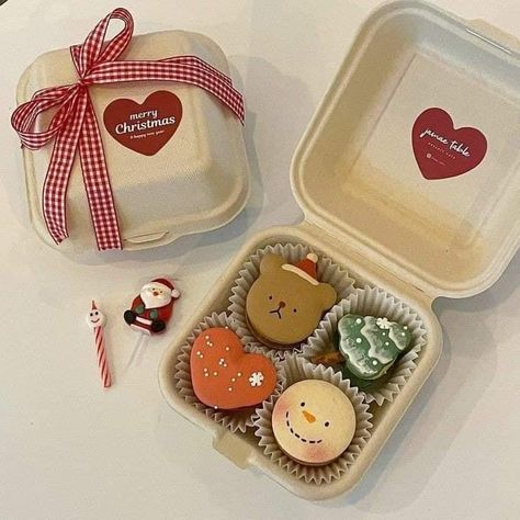 Small Cookies Packaging, Lunch Box Desserts, Mini Cake Packaging Ideas, Bento Cake Packaging, Baking Packaging, Dessert Packaging, Cookie Business, Bakery Packaging, Cake Packaging