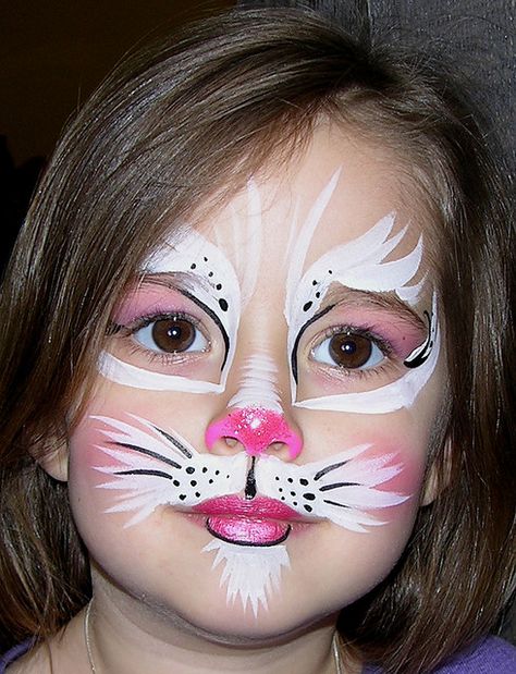 face painting This would be perfect for some of those your kids. And of course for the day care kids Bunny Face Paint, Easter Face Paint, Obličejové Masky, Kitty Face Paint, Halloweenský Makeup, Cute Cat Face, Kids Face Paint, Face Painting Halloween, Face Painting Designs