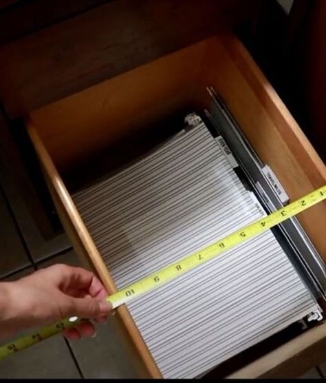 I'm going to show you how to make DIY hanging file folders. I turned two of my desk drawers into hanging file drawers for just a few dollars and now all my papers are organized neatly. Halloween Budget, Folder Diy, Hanging File Folders, Organizing Paperwork, File Organiser, Hanging Files, Cleaning Storage, Can Organizer, Christmas On A Budget