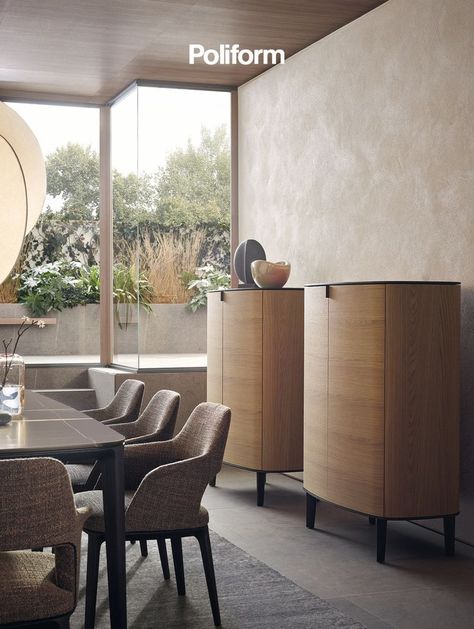 Poliform Symphony sideboards in gold oak with top in mat marble sahara noir, handle and base with feet in mat brown nickel. Poliform Furniture, Low Sideboard, Contemporary Sideboard, Modern Style Furniture, Authentic Design, Interior Design Projects, Staging, Contemporary House, Furniture Shop