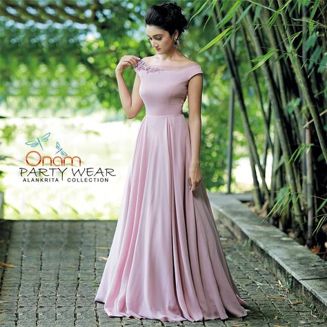 5,527 Likes, 45 Comments - Paris De Boutique (@paris_de_boutique) on Instagram: “Our versatile ensembles are meticulously designed to make each garment a whimsical dream for our…” Grown Dress Indian Simple, Gown Pattern Indian, Party Frocks For Women, Wedding Frock Designs, Indian Party Wear Gowns, Party Wear Long Gowns, Gown Dress Party Wear, Gown Party Wear, Long Gown Design