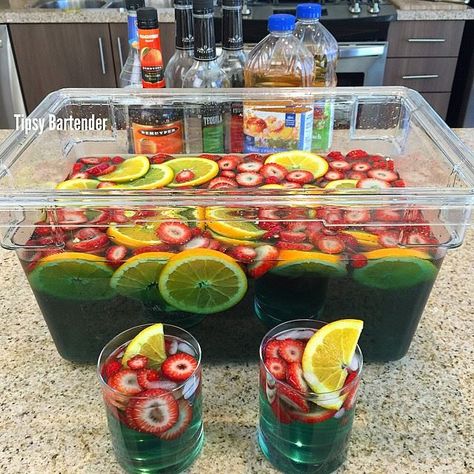 Super Bowl Jungle Juice Orange And Strawberry, Jungle Juice Recipe, Easy Super Bowl, Drinks Ideas, Tipsy Bartender, Jungle Juice, Super Bowl Party, Juice Recipes, Blue Curacao