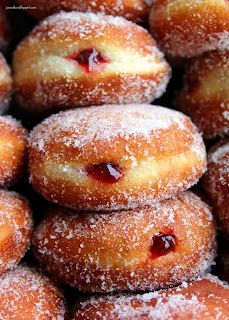 Homemade Jelly Donuts Recipe, Jelly Donuts Recipe, Jelly Donuts, Doughnut Recipe Easy, Easy Donut Recipe, Doughnuts Recipe, Jelly Doughnuts, Easy Donuts, Homemade Donuts Recipe