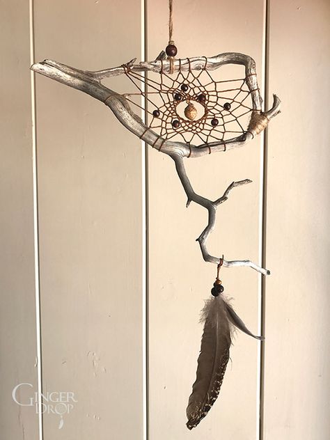 Dreamcatcher- The Nest, The Drip and Curiousity on Behance Wood Dream Catcher Diy, Witchy Dreamcatcher, Natural Dream Catcher, Wood Dream Catcher, Dreamcatcher Ideas, Carillons Diy, Antler Ideas, Atrapasueños Diy, Diy Dream Catcher Tutorial