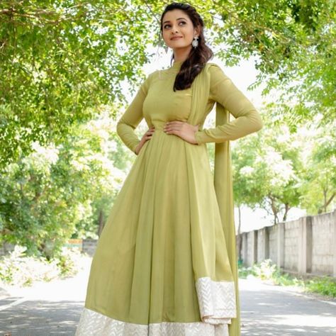 High Neck Anarkali, Full Sleeve Anarkali, Priya Bhavani Shankar, Green Anarkali, White Strappy Sandals, Latest Designer Sarees, Designer Sarees, Fish Tail Braid, Latest Outfits