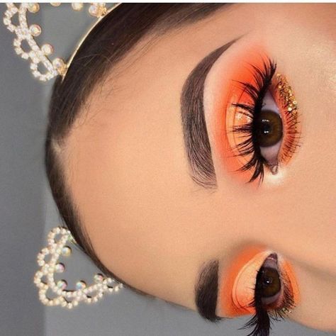 Fall Eye Makeup, Orange Eye Makeup, Maquillage Yeux Cut Crease, Make Up Designs, Drag Make-up, Orange Makeup, Dramatic Eye Makeup, Make Up Videos, Smink Inspiration