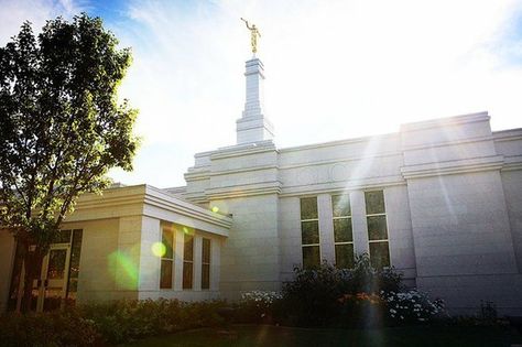 Palmyra New York, Lds Church History, Mormon Temples, Temple Pictures, Church Pictures, Mormon Temple, Lds Temple, Castle In The Sky, Lds Church