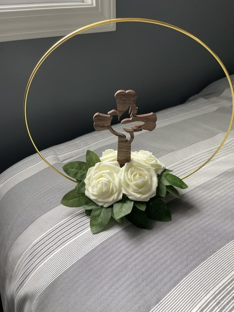 Centerpieces For Baptism, Cradle Decoration, Communion Centerpieces, Pastor Anniversary, Ideas Bautizo, Ribbon Rose Bouquets, Recuerdos Primera Comunion Ideas, Catholic Confirmation, Baptism Party Favors