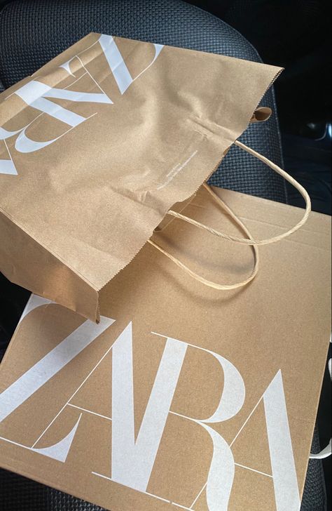 Zara Shopping Bags Aesthetic, Zara Shopping Bag Snapchat Story, New Clothes Aesthetic Shopping Bags, Zara Snap Story, Shopping Day Aesthetic, Zara Shopping Bag, Zara Snap, Shopping Bags Aesthetic, Zara Aesthetic