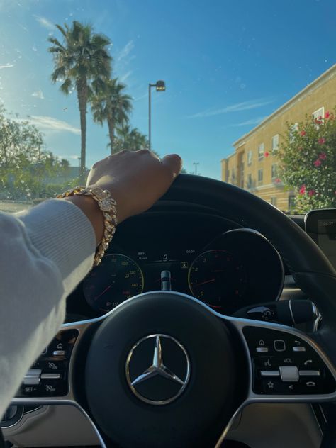 Driving Woman Aesthetic, Driving Black Women, Random Astethic, Car Asthetics Photos, Dream Car Aesthetic, Car Drive Aesthetic, Aesthetic Car Ride, Driving Mercedes, Car Woman