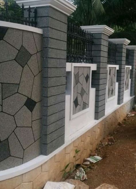 Home Front Gate Wall Design, House Boundry Wall Ideas, Wall Boundary Design Modern, Home Boundary Design, Boundary Pillar Design, Home Boundry Wall Design, Gate Wall Design Fence, Compound Wall Pillar Design, Private Fences Privacy Walls