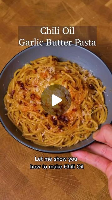 Pasta Chinese, Fusion Pasta, Garlic Butter Pasta, How To Make Chili, Pasta Water, Butter Pasta, Aglio Olio, Honey Soy, Pasta Ingredients