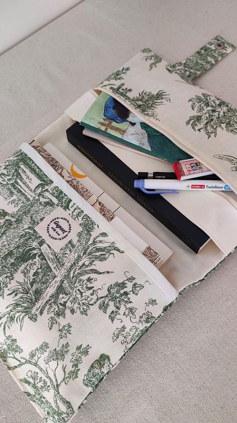 Fabric Book Sleeve, Stationary Bag, Fabric Book Covers, Book Purse, Book Protector, Book Pouch, Friend Crafts, Fabric Stains, Travel Bag Organization