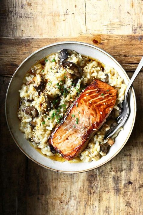 japanese style risotto with seared salmon Japanese Style Risotto With Seared Salmon, Japanese Risotto, Dishes With Salmon, Shrimp Risotto Recipes, Weeknight Dinner Ideas, Shrimp Risotto, Food Dinners, How To Make Risotto, Japanese Diet