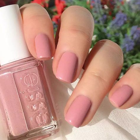 Nails For Olive Skin Tone, Perfect Nude Nail Polish, Dip Nail Colors, Nail Polish Shades, Summer Nail Polish, Fun Nail Colors, Olive Skin Tone, Nude Nail Polish, Nude Nail