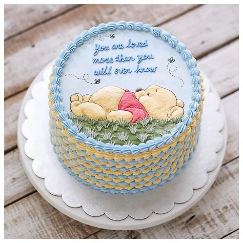 I have loved you with an everlasting love 💕 Name On Cake, Write Name On Cake, Pooh Cake, Pooh Nursery, Winnie The Pooh Cake, Pooh Birthday, Disney Baby Shower, Classic Pooh, Winnie The Pooh Birthday