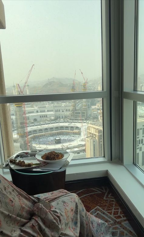 The Ultimate DIY Umrah Package for a stressfree trip to Makkah. My recommendation: Swissotel Makkah Umrah Guide, Umrah Package, Break Bad Habits, Mermaid Life, Sustainable Travel, Jeddah, Makkah, Pilgrimage, Budget Travel