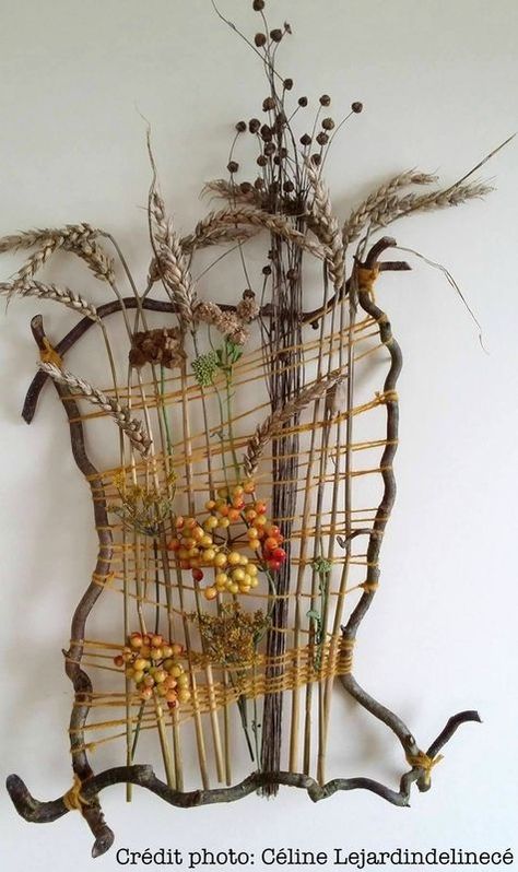 Takken Decor, Twig Art, Deco Nature, Weaving Projects, Deco Floral, Driftwood Art, Weaving Art, Nature Crafts, Arte Floral