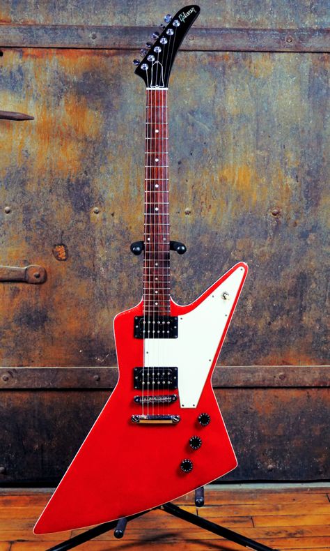 1993 Gibson Explorer Custom Red Tal Wilkenfeld, Dream Guitar, Acoustic Guitar Photography, Gibson Explorer, Courtney Barnett, Custom Electric Guitars, Music Equipment, Guitar Photography, Easy Wood