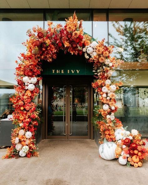 Autumn Installation, Fall Flower Wall, Granary Square, Pink Fall Decor, Autumn Window Display, Pumpkin Paint, London Autumn, Pumpkin Patch Photoshoot, Chelsea Garden