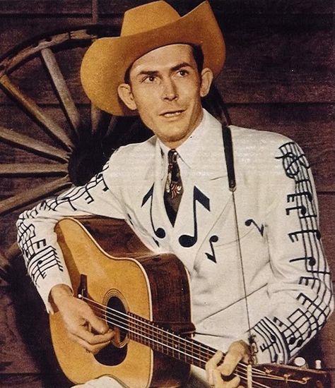 uDiscover pays its respects to a true country pioneer via a selection of just some of his greatest material, as we present Hank Williams In 20 Songs. Hank Williams Sr, Mike Brant, Old Country Music, Vintage Western Wear, Outlaw Country, Western Music, Hank Williams, Country Music Artists, Rock N’roll