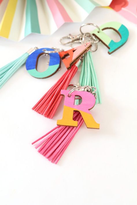 DIY Wood Monogram Keychains | damask love Homemade Bubbles, Wood Monogram, Diy Monogram, Weekend Crafts, Handmade Keychains, Wood Keychain, Diy Tassel, Diy Keychain, Bubble Bath