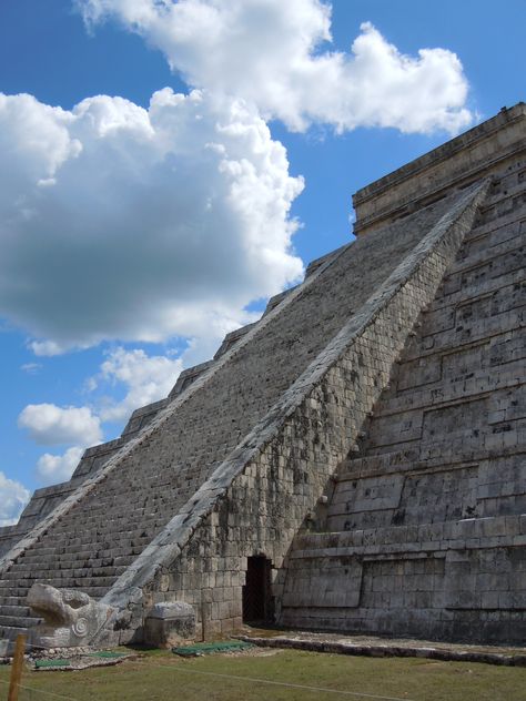 Chitzen Itza, Mexico Chitzen Itza, Meso America, 7 Sisters, I Want To Travel, Ancient Architecture, Family Adventure, Travel Inspo, Team Building, Ancient History