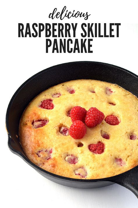 Easy Raspberry Skillet Pancake Blackberry Sauce For Pancakes, Raspberry Pancake Syrup, Lemon Raspberry Pancakes, Blackberry Syrup Pancakes, Pancakes Raspberry, Skillet Pancake, Holiday Desert Recipes, Raspberry Pancakes, Quick Dessert Recipes