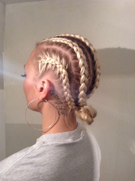 blonde cornrows and tattoos #TomboyStyle #tomboy #cornrows #frenchbraids Cornrow Hairstyles White, White Girl Braids, Cornrow Hairstyles For Men, Fest Outfits, Girls Braids, Penteado Cabelo Curto, Cornrows Braids, Cornrow Hairstyles, Braided Hairstyles Easy